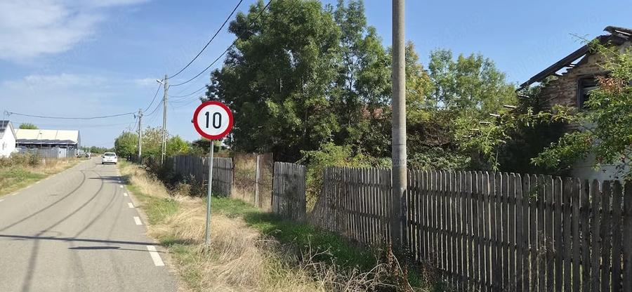 Vand doua loturi teren intravialn, Mosoaia, Hintesti, in suprafata de 800 si 1600 mp cu utilitati - 6