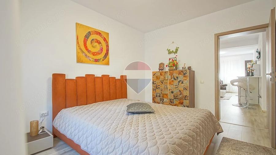 Apartament cu 4 camere decomandat în Cioplea