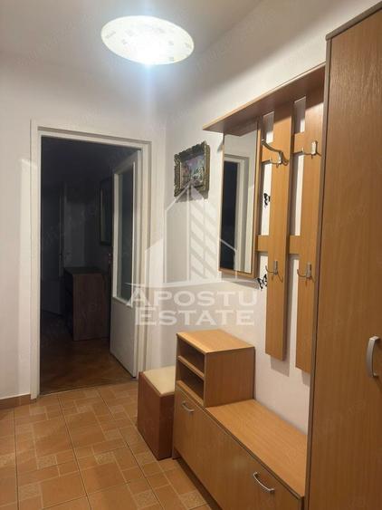 Apartament cu 2 camere semidecomandat, mobilat în Olimpia-Stadion