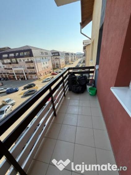 Apartament cu 2 camere decomandat în Sânpetru