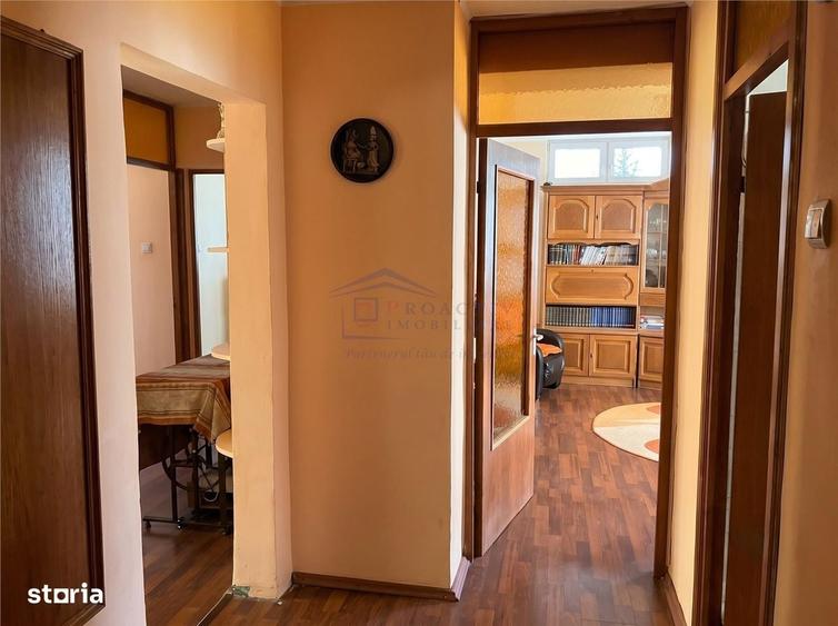 Apartament cu 3 camere decomandat în Obcini