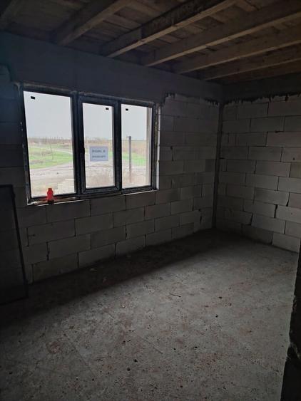 Casă cu 3 camere cu Teren 500 Mp în Șendreni