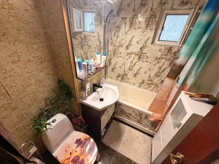 Apartament cu 4 camere decomandat, mobilat în Mazepa 1