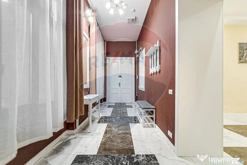 Apartament cu 3 camere decomandat în Central