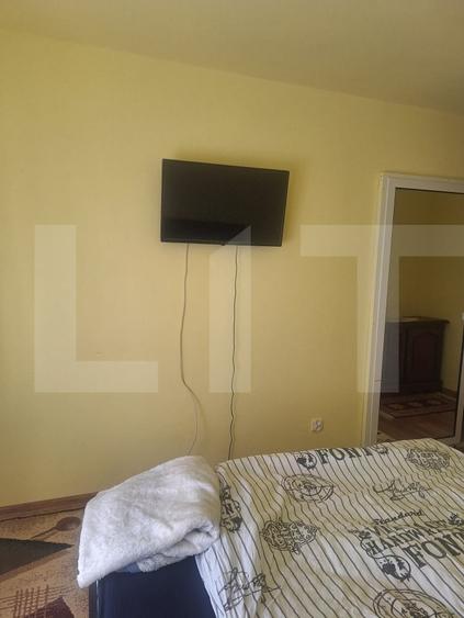 Apartament cu 3 camere semidecomandat, mobilat în Lugoj