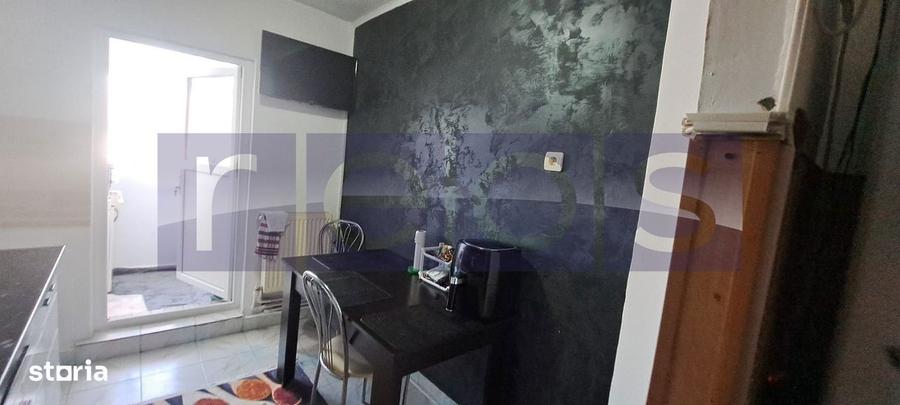 Apartament cu 3 camere decomandat, mobilat în Central