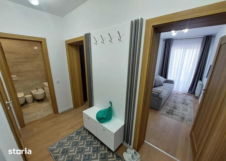 Apartament cu 3 camere, mobilat în Tractorul
