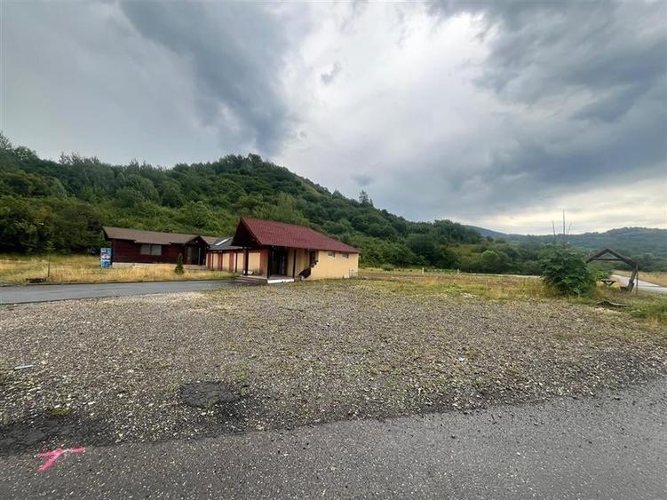 Casă individuală cu 2 camere cu Teren 5800 Mp în Tărlungeni