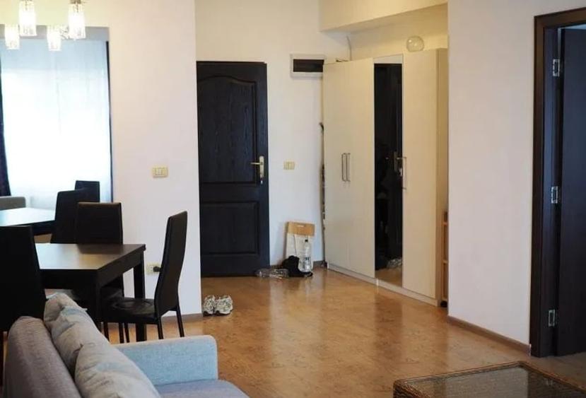 Apartament cu 2 camere semidecomandat, mobilat în P-ța Alba Iulia