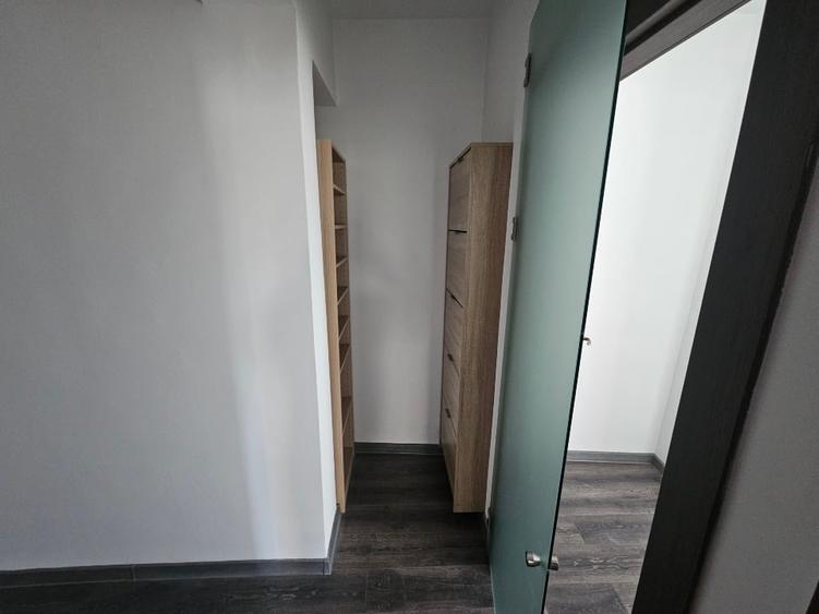 Apartament cu 3 camere decomandat, mobilat în Tei