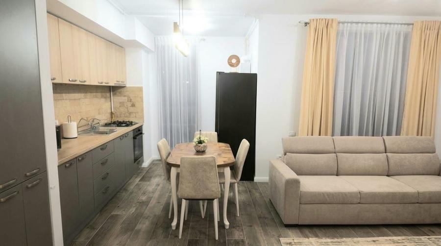 Apartament cu 2 camere decomandat, mobilat în Universitate