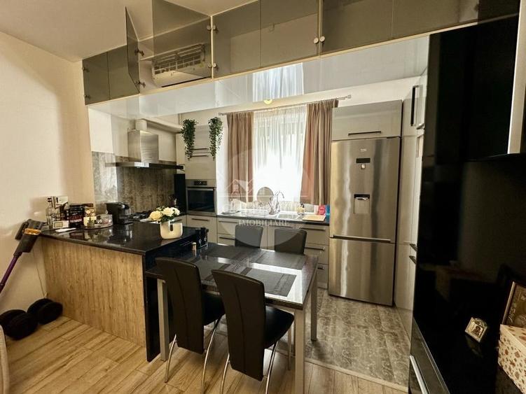 Apartament cu 3 camere semidecomandat, mobilat în Dudu