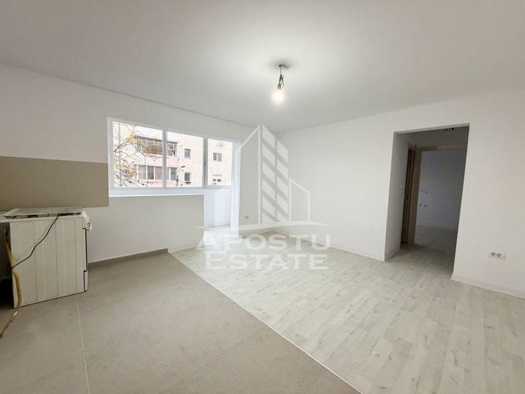 Apartament cu 3 camere decomandat în Lipovei