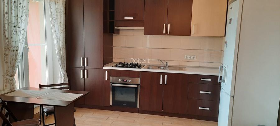 Apartament 2 camere (1 dormitor + living open space) Zona Nord Loc de parcare inclus