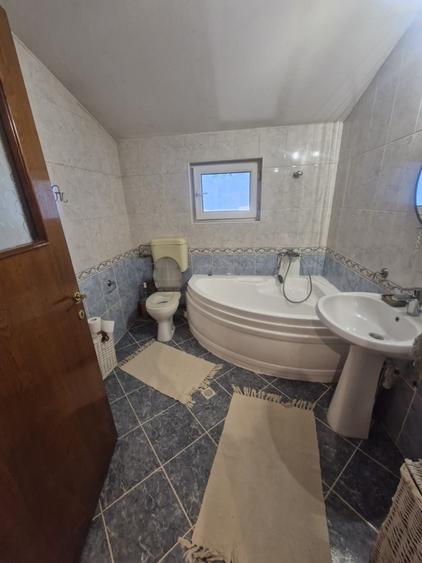 Casă cu 5 camere cu Canalizare în Bucureștii Noi