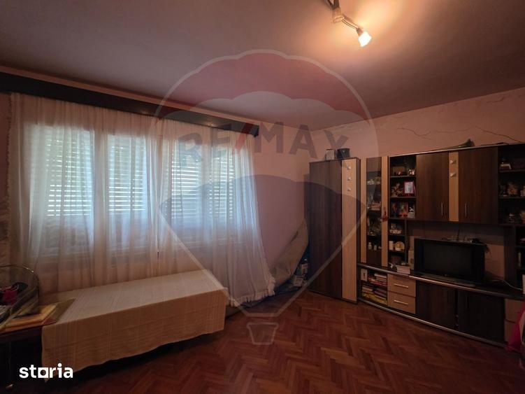 Casă cu 4 camere cu Teren 647 Mp în Aradul Nou