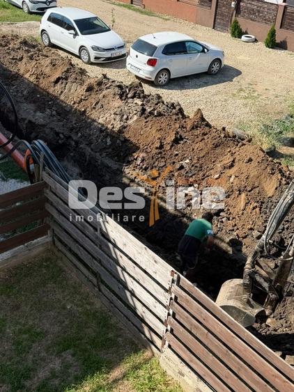 Casă individuală cu 4 camere cu Canalizare în Central