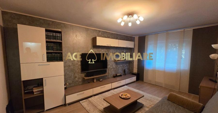 Apartament cu 3 camere decomandat, mobilat în Sebastian
