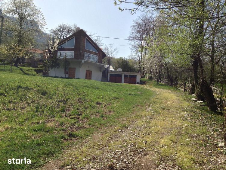 Casă cu 6 camere cu Teren 1620 Mp în Bran