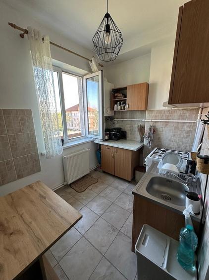 Apartament cu 2 camere decomandat în Aeroport