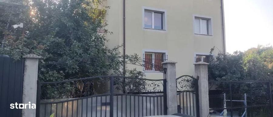 Casă cu 3 camere decomandat cu Teren 150 Mp în Titan