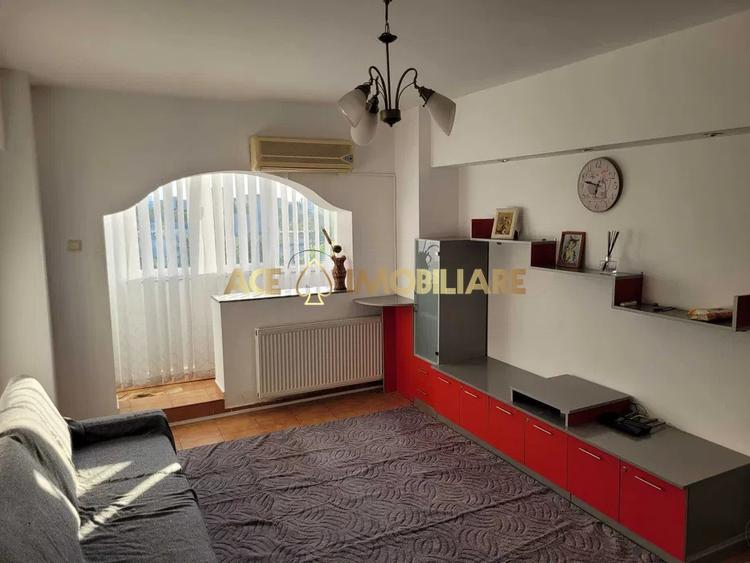 Apartament cu 3 camere semidecomandat, mobilat în Berceni