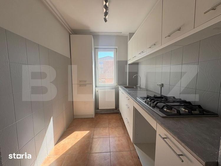 Apartament 3 camere, etaj 2, zona linistita si accesibila Hunedoar - 1