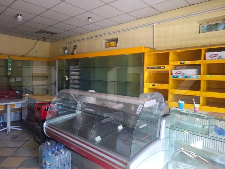 Spațiu comercial, de 32 mp, în Industrială