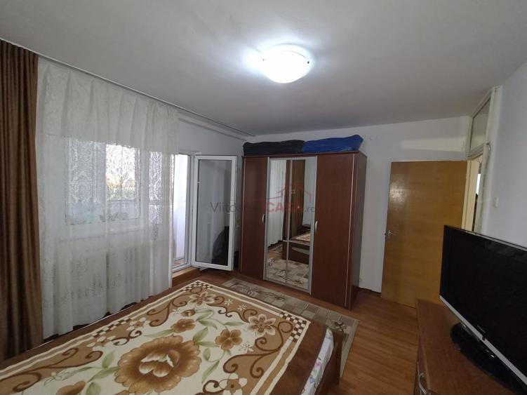 Apartament cu 3 camere decomandat în Teiul Doamnei