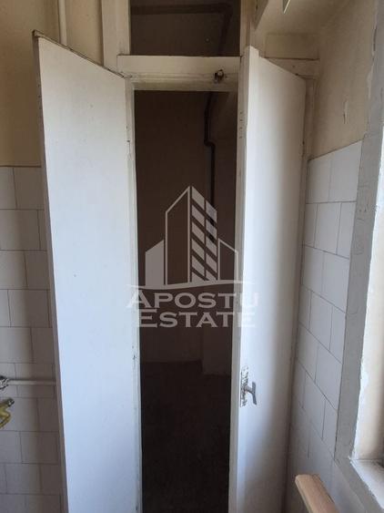 Apartament cu 3 camere decomandat în Lipovei