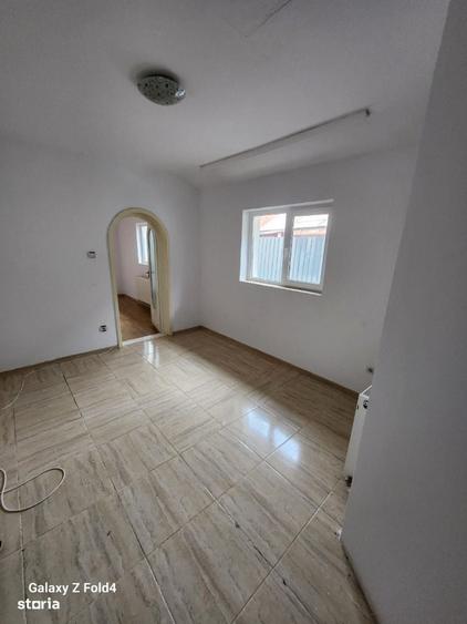 Casă cu 3 camere în Călărași