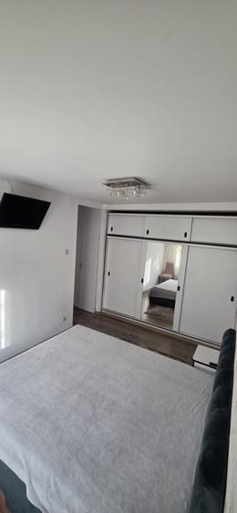 Apartament cu 3 camere semidecomandat în Micălaca