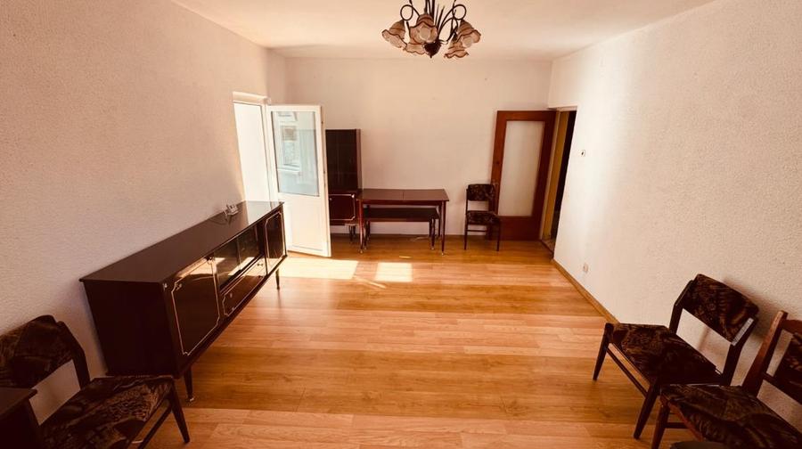 Apartament cu 2 camere decomandat în Răcădău