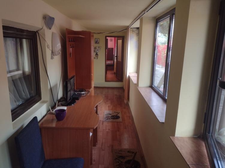 Casă individuală cu 4 camere cu Teren 1800 Mp în Comănița