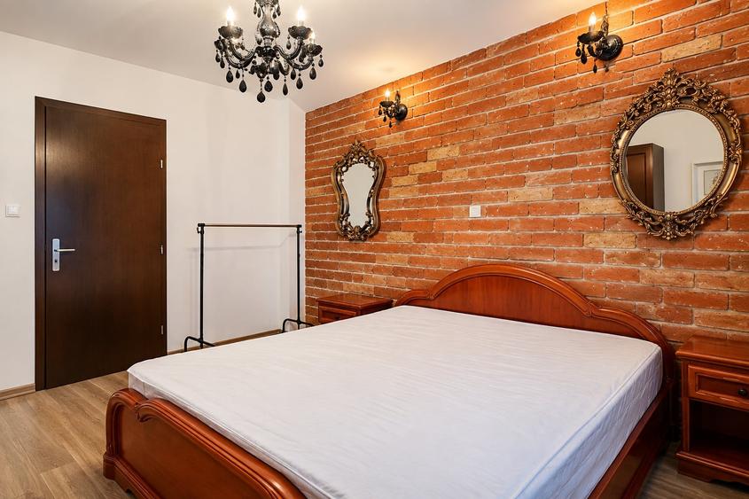 Apartament cu 2 camere decomandat, mobilat în Central