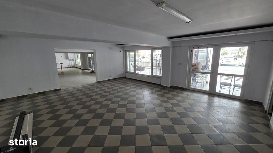 Spațiu comercial, de 200 mp, în Central