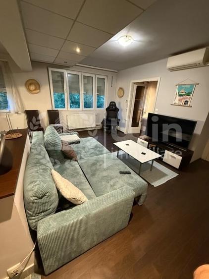 Apartament cu 2 camere semidecomandat, mobilat în Central — fotografia 1