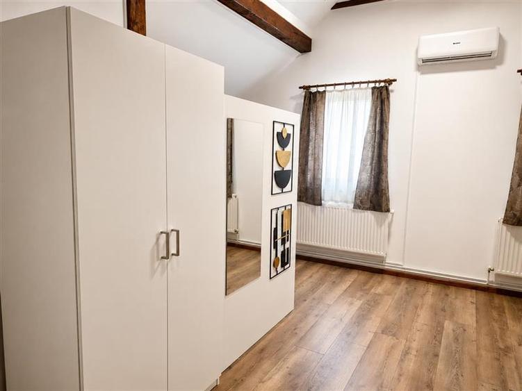 Casă individuală cu 2 camere cu Teren 350 Mp în Craiter