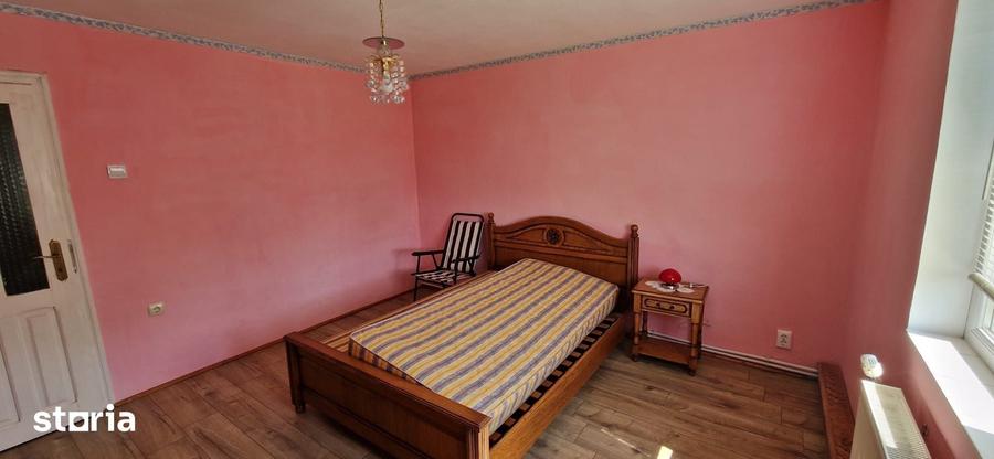 Casă cu 10 camere cu Teren 1715 Mp în Fălticeni