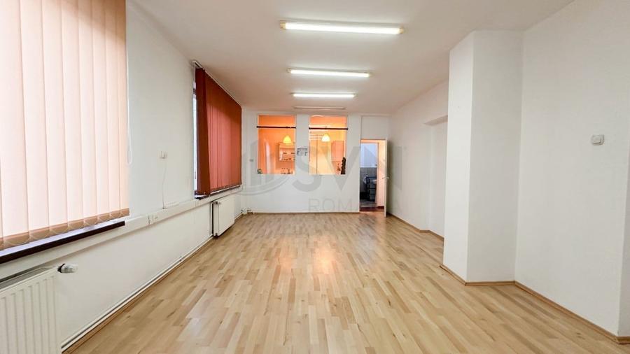 Casă individuală cu 9 camere cu Canalizare în Pache Protopopescu