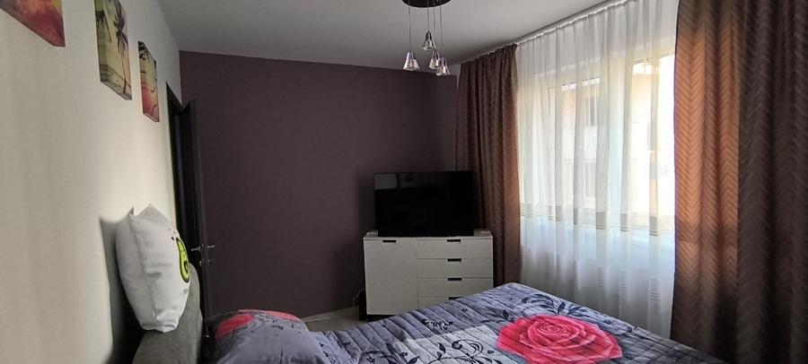 Apartament cu 3 camere decomandat în Florești