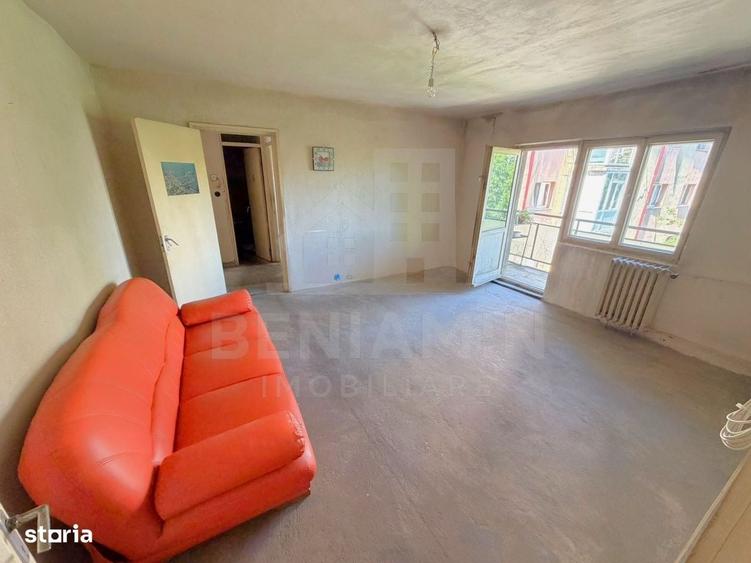 Apartament cu 2 camere decomandat în Craiovița Nouă