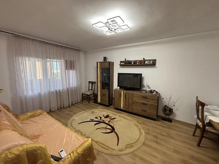Apartament cu 2 camere decomandat în Podu Roș