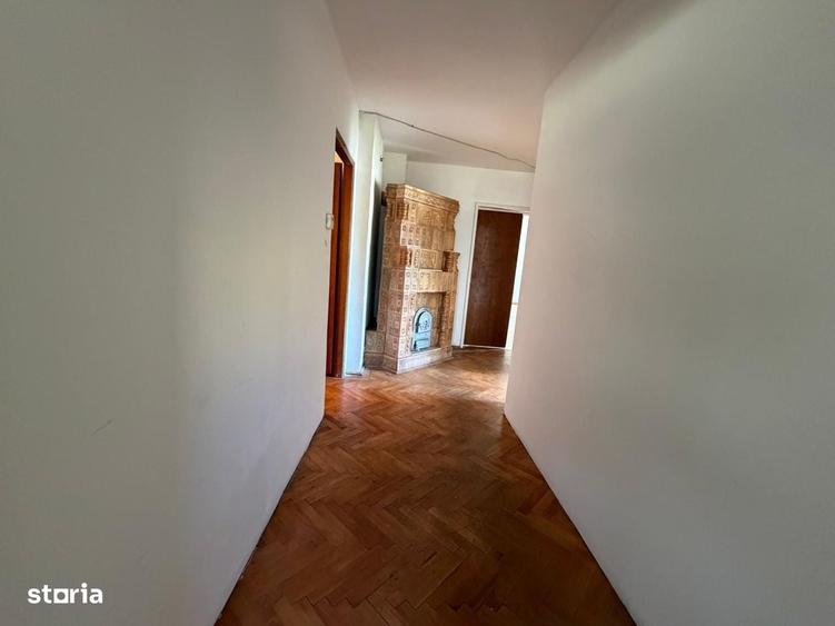 Casă cu 4 camere în Odăi