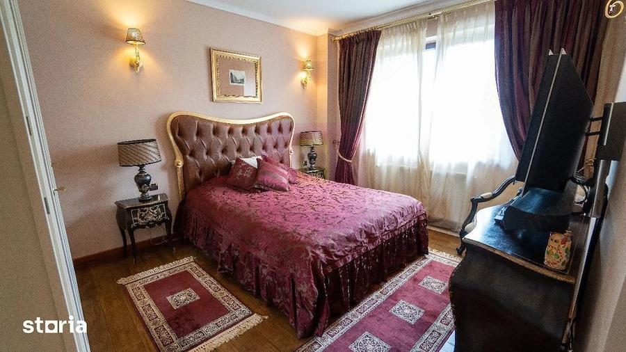 Apartament cu 4 camere decomandat în Clăbucet