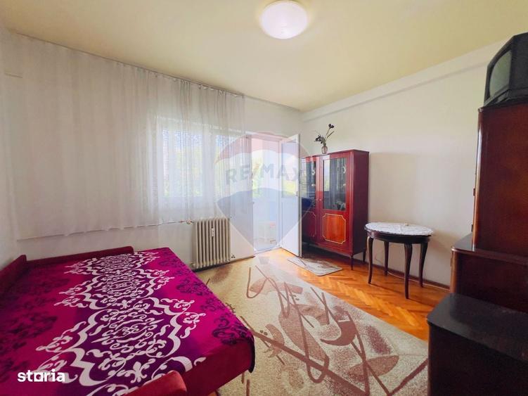Apartament cu 3 camere semidecomandat în Central