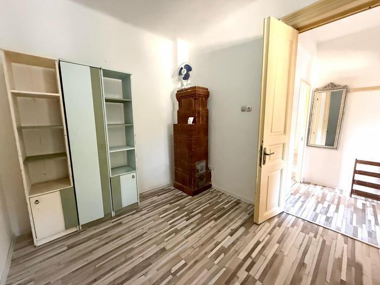 Casă individuală cu 4 camere cu Canalizare în Rahova