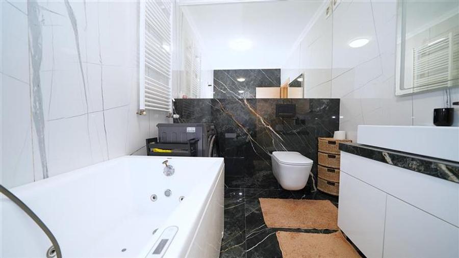 Apartament cu 3 camere decomandat, mobilat în Calea Aradului