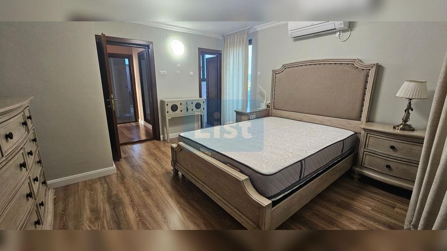 Casă cu 5 camere cu Teren 2400 Mp în Centura