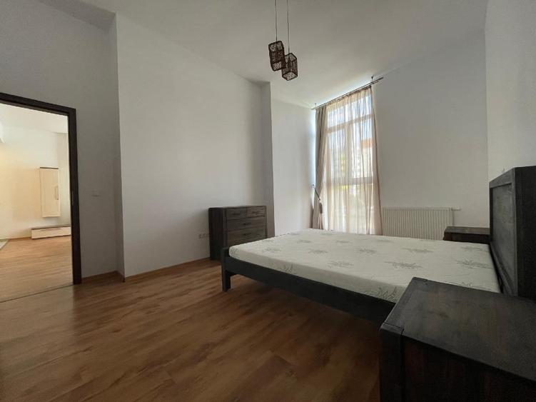 Apartament cu 2 camere semidecomandat, mobilat în Soarelui